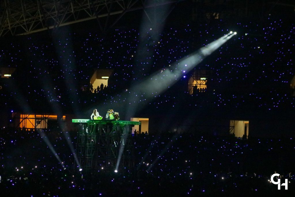 Feid cautiva a más de 51 mil ticos en su concierto en el Estadio Nacional